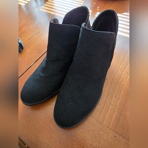 Life Stride Black Ankle Booties 7.5M